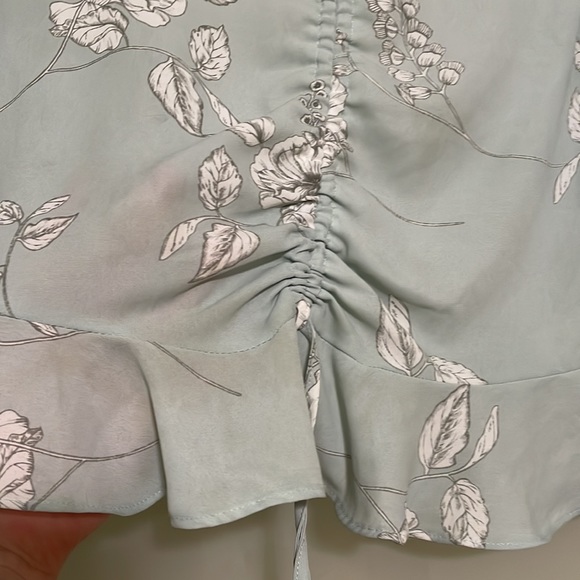 Express mint flowy crop top - Picture 3 of 4